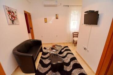 هتل Marinero Apartments