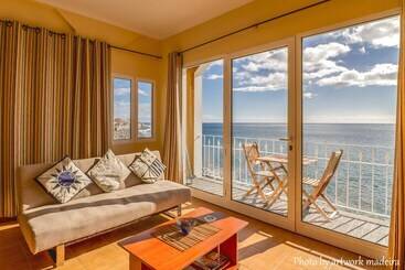 בית מלון כפרי One Love Maktub