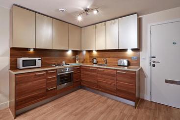 هتل Skyline Plaza By Flying Butler