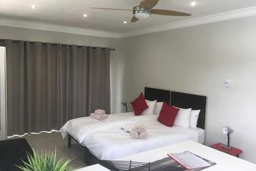 هتل Suiderhof Selfcatering