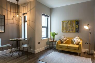 酒店 A Space In The City Park Lane Apartments