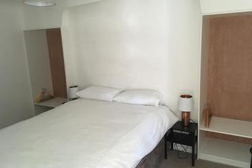 בית מלון כפרי Cambridge Water House Apartments