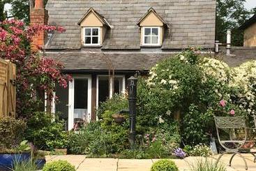 هتل Cornerstone Cottage