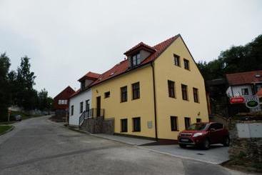 هتل Dueta Apartment