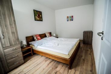 هتل Dueta Apartment