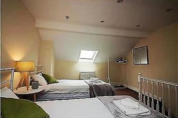 هتل Diamond – Highfield Lodge