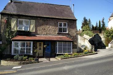 酒店 Half Moon Cottage