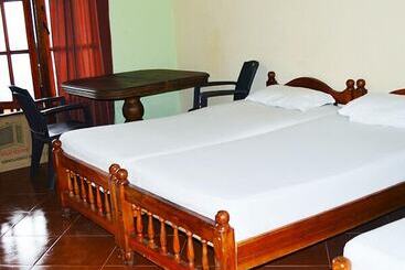 호텔 Kandyan Holiday Center