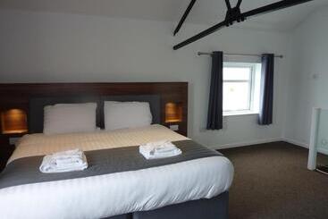 Отель Oakwood Farm Mews Chester