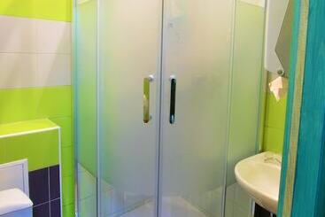 酒店 Reshetnikov Hostel