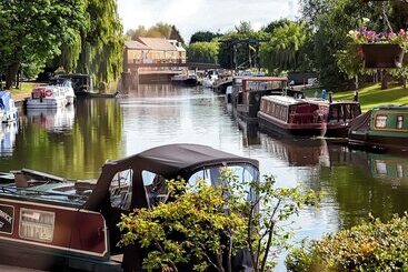 בית מלון כפרי Riverside Inn