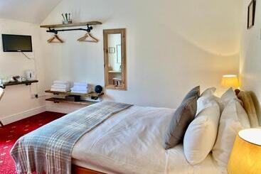 فندق The Gordon Arms Restaurant With Rooms