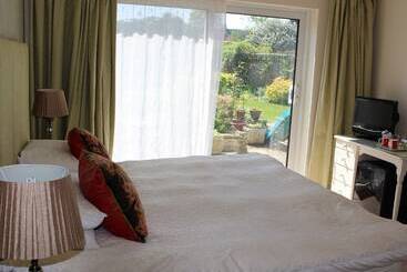 בית מלון כפרי The Laurels Guesthouse