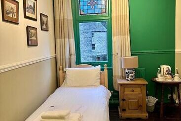 هتل The Old Poets Corner