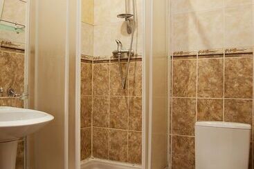 호텔 Utomlyonnye Solntsem