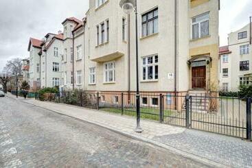 آپارتمان‌های توریست‌ها Dom & House   Apartment Fiszera Sopot