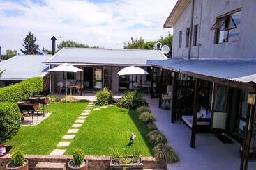 ホテル A Hilltop Country Retreat