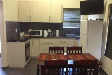 فندق A Little Guesthouse