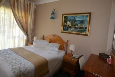 בית מלון כפרי Afton Safari Lodge