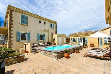 Auberge Burgundy Boutique Hotel & Spa