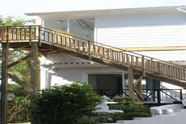 هتل Blue S Guest House