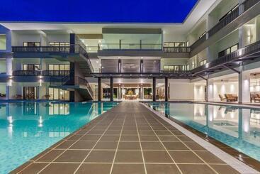 בית מלון כפרי Camar Resort Langkawi