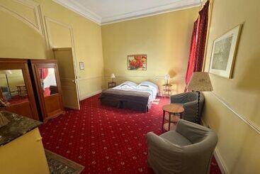 Отель Château Le Haget