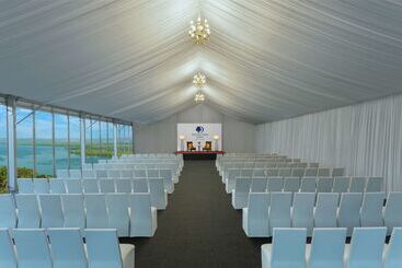 ホテル Doubletree By Hilton Goa Panaji