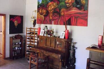 فندق Emtonjeni Country Lodge