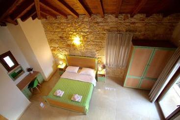 هتل Fruit Garden Villa