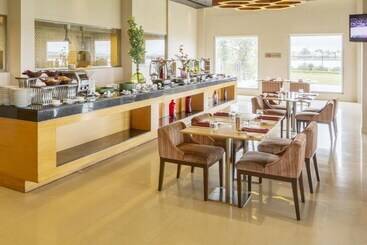 בית מלון כפרי Naveen