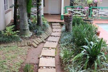 Отель The Roost