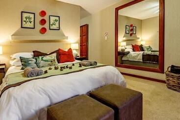 בית מלון כפרי Ulwazi Rock Lodge