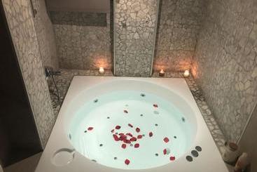 آپارتمان‌های توریست‌ها Dos Torres Ribera   Jacuzzi Y Vistas