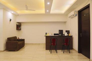 Fabhotel Daffodils Ii