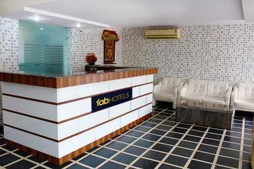 Отель Collection O 30029 Jasola Vihar