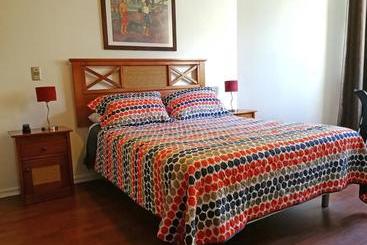 בית מלון כפרי Plaza Town Santiago