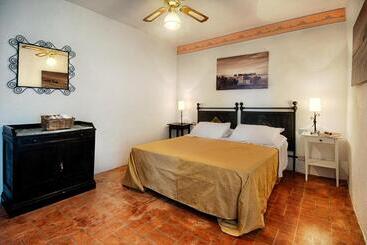 ホテル Agriturismo Poggio Bonelli