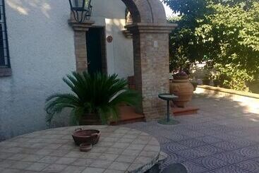 ホテル Borghetto Criale