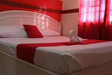 فندق Luna Netflix Chill Jomckayl Apartelle