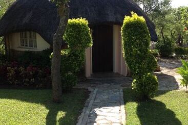 فندق Lynn S Guest House