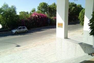 هتل Nha Trang Harbor Apartments &