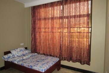 Отель Shika Tours And Hostel