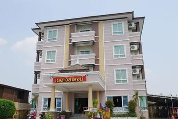 Отель The Village Phitsanulok