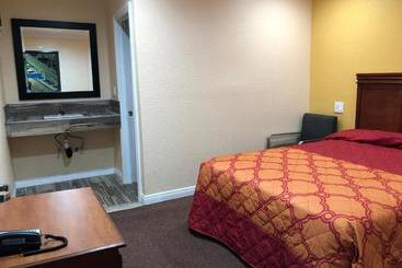 Rosa Bell Motel   Los Angeles