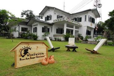 호텔 Baan Rub Aroon Guesthouse