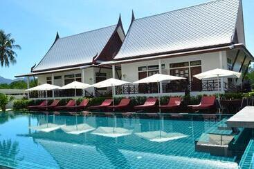 Отель Bhu Tarn Koh Chang Resort & Spa