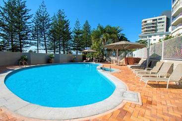 هتل Cashelmara Beachfront Apartments