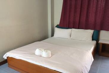 בית מלון כפרי Jamjuree Place