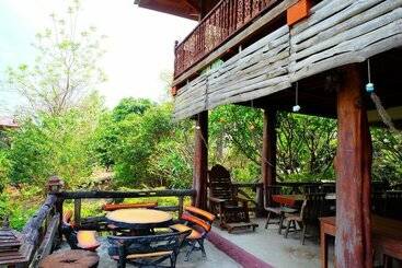 فندق Khunchay House